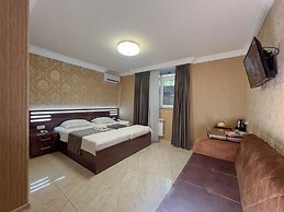Opera Avenue Hotel Yerevan
