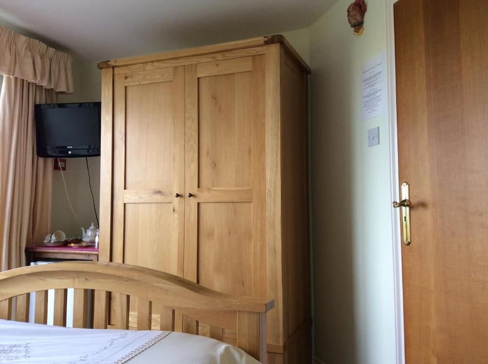 Room-orchard Manor, Fore Street, Nr Trur