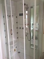Room-orchard Manor, Fore Street, Probus