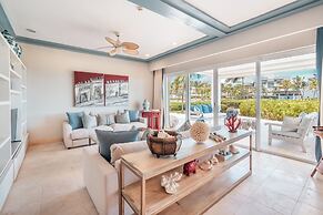 Apt w 2br-beachfront Private Pool in Sotogrande