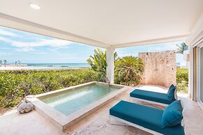 Apt w 2br-beachfront Private Pool in Sotogrande