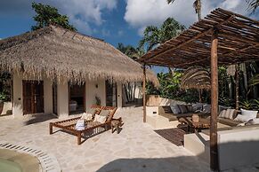 Villa Xanadu Pererenan by Nakula