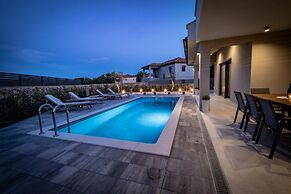 Holiday House Jewel With Private Pool