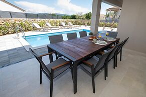 Holiday House Jewel With Private Pool