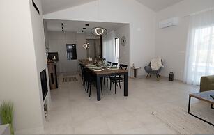 Holiday House Jewel With Private Pool