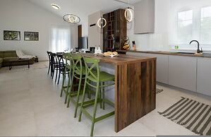 Holiday House Jewel With Private Pool