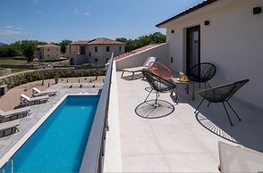 Holiday House Jewel With Private Pool