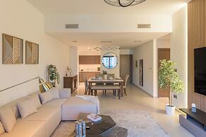 Spacious Elegant 3BR Urban Retreat