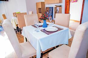 Net Luna Villa Hotel and Tours