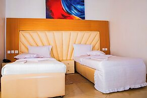 Net Luna Villa Hotel and Tours