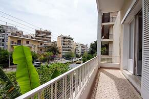 Cozy Apartment Next to Alimos Beach