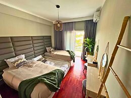 Caparica Surf Retreat