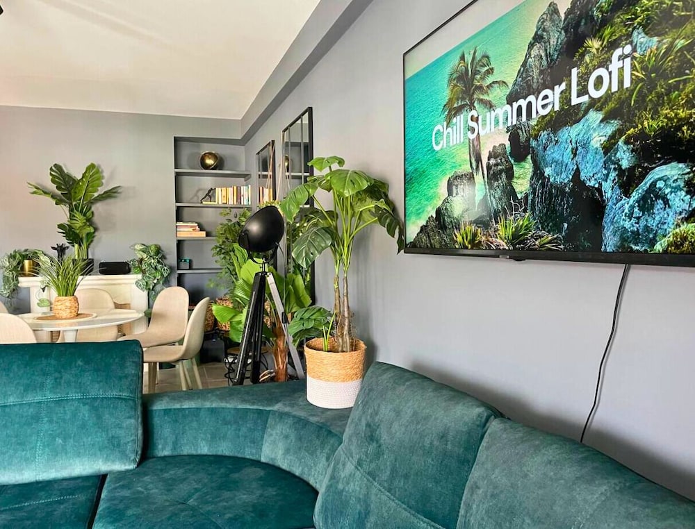 Caparica Surf Retreat