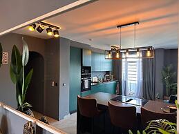 Caparica Surf Retreat