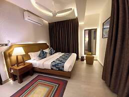 Royal Pearl Suites