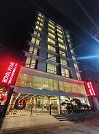 Royal Pearl Suites
