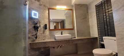 Royal Pearl Suites