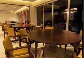 Royal Pearl Suites