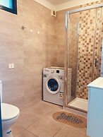 Arona 2-bed Apt, Sleeps 5 With Outdoor Pool