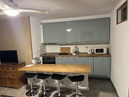 Arona 2-bed Apt, Sleeps 5 With Outdoor Pool