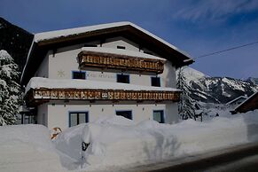 Apartment With a Shared Sauna in Bichlbach