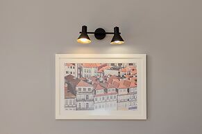 Liiiving in Porto-Silver Light Apartment