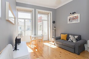 Liiiving in Porto-Silver Light Apartment