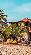 The Mompe Hostal Beach
