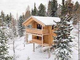 Superior Chalet With Sauna and hot tub