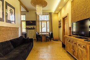 Africana by Grand Apartments
