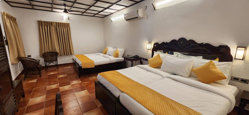 Kumarakom Tharavadu - Heritage Hotel