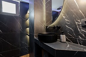 Noir Residence