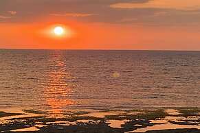 Monaliza Surf Resort