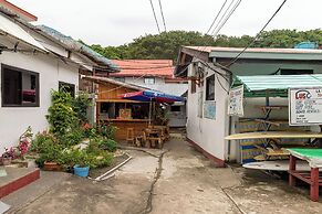 Monaliza Surf Resort