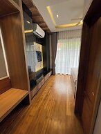 Ashi Poshtel