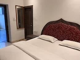Goroomgo Rani Palace Udaipur