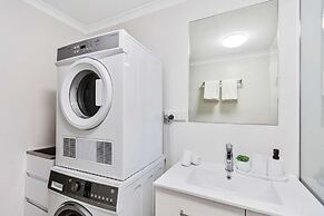 Melaleuca Hideaway - Beach Pool Free Parking