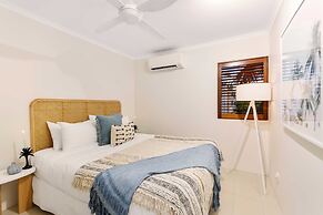Melaleuca Hideaway - Beach Pool Free Parking