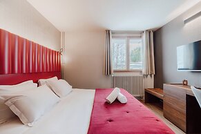 Alpeen Hotel