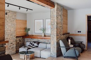 Alpeen Hotel