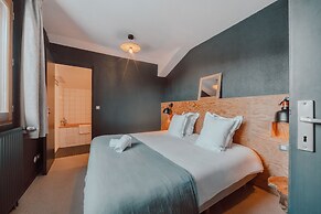Alpeen Hotel