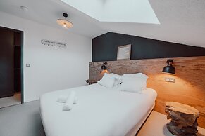 Alpeen Hotel