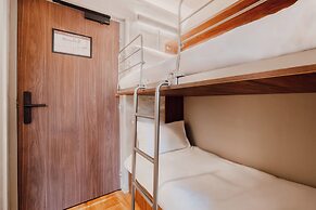Alpeen Hotel