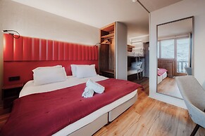 Alpeen Hotel
