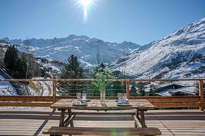 Alpeen Hotel