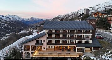 Alpeen Hotel