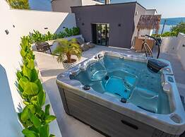 Lorena Stylish Sea View Villa