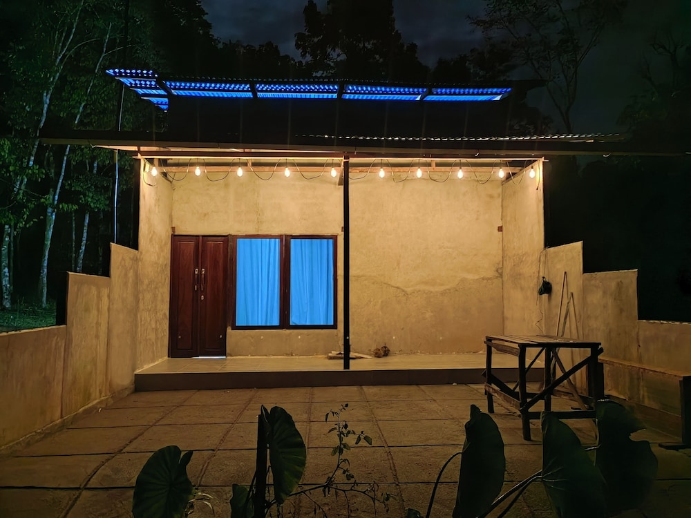 Rumah Lakau