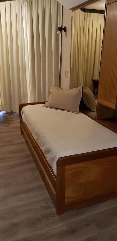 Primacy Hotel