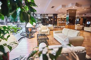 Primacy Hotel